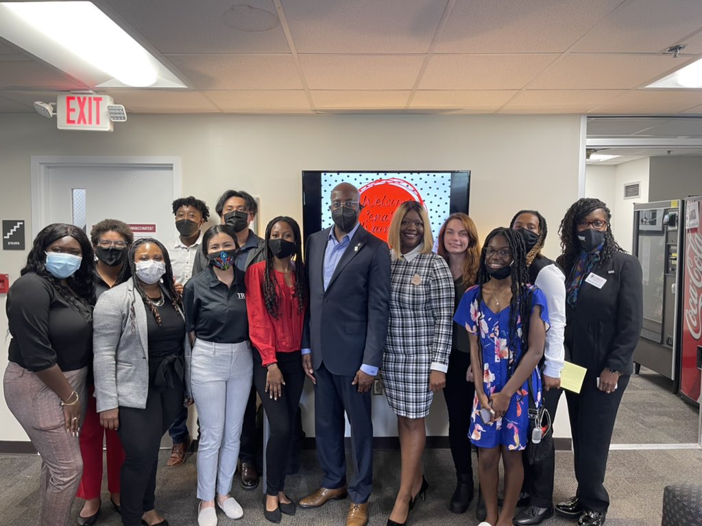 MRSSDD1973's tweet photo. Thank you @SenatorWarnock for speaking with our TRiO student at the University of Georgia! You are truly an inspiration to us all. @COETalk #trioworks @uga_dae https://t.co/0tBu4zSNHF