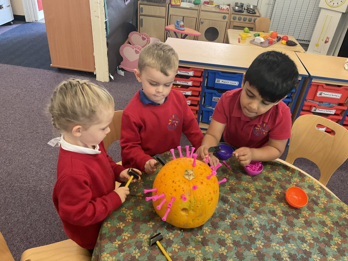 cogannursery's tweet photo. Developing our fine motor skills.#Curriculumforwales @WG_Education @EAS_EarlyYears @EarlyWales https://t.co/hIEgo0r2w7