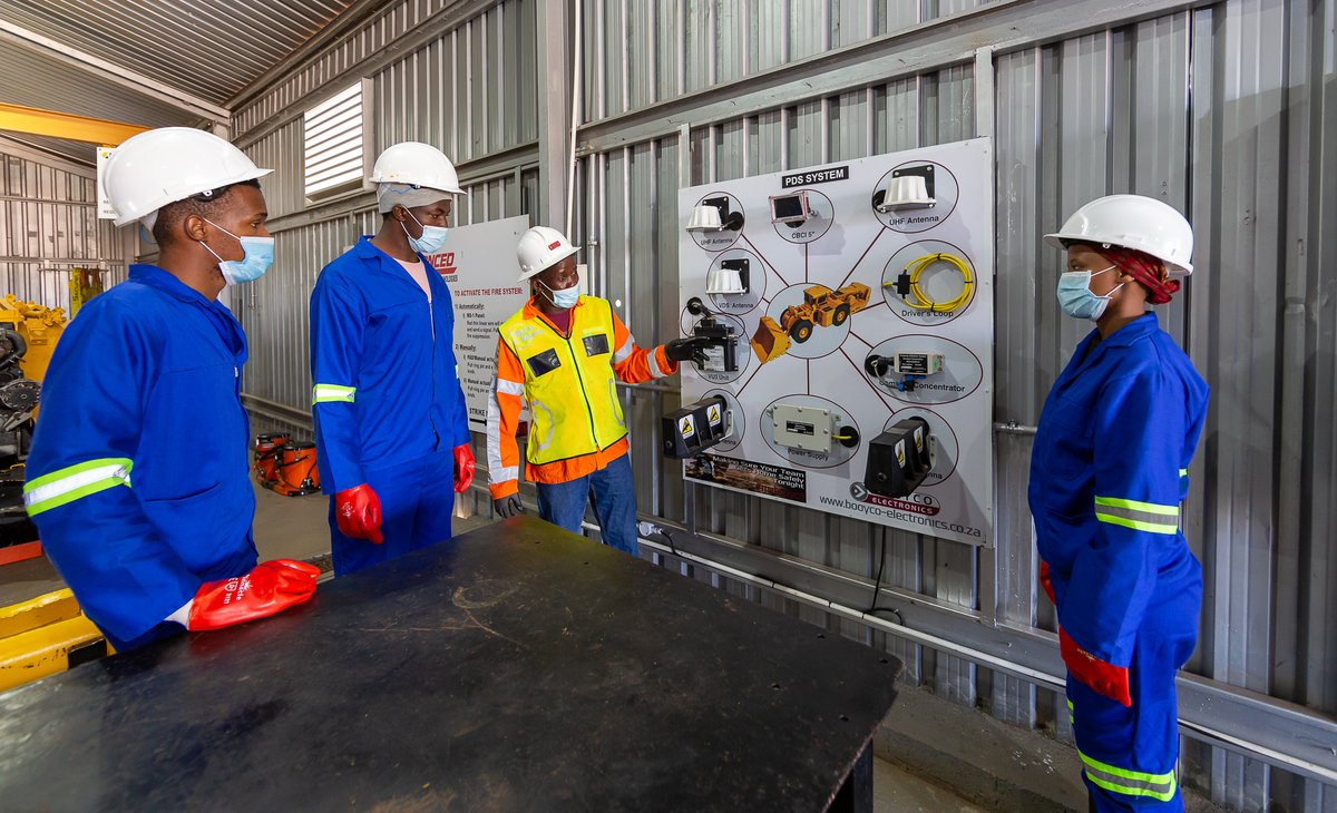 im_mining's tweet image. .@mplusrgroup #Cementation's Training Academy is taking its world class learning systems direct to the minesite using remote #elearning coupled to Dover Assessment for psychomotor skills, #VR Simulation, mass assessment tools &amp;amp; classroom response systems bit.ly/3oS1z67