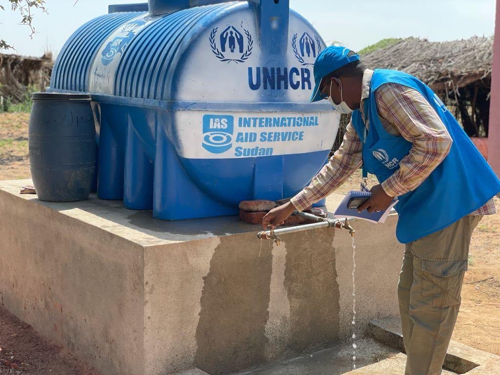 tobyharward's tweet image. Thanks to our donor @UNCERF, UNHCR's partner International Aid Services constructed a school in Mershing in #SouthDarfur and handed it to the community. The project was identified by local community members. See the before and after pictures!