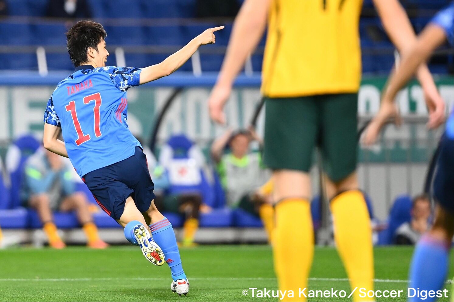 【美品】SAMURAI BLUE 田中碧　タペストリー　新しい景色を　2022 田中碧、ハル・シティ戦のミドル弾がチームの年間最優秀ゴールに