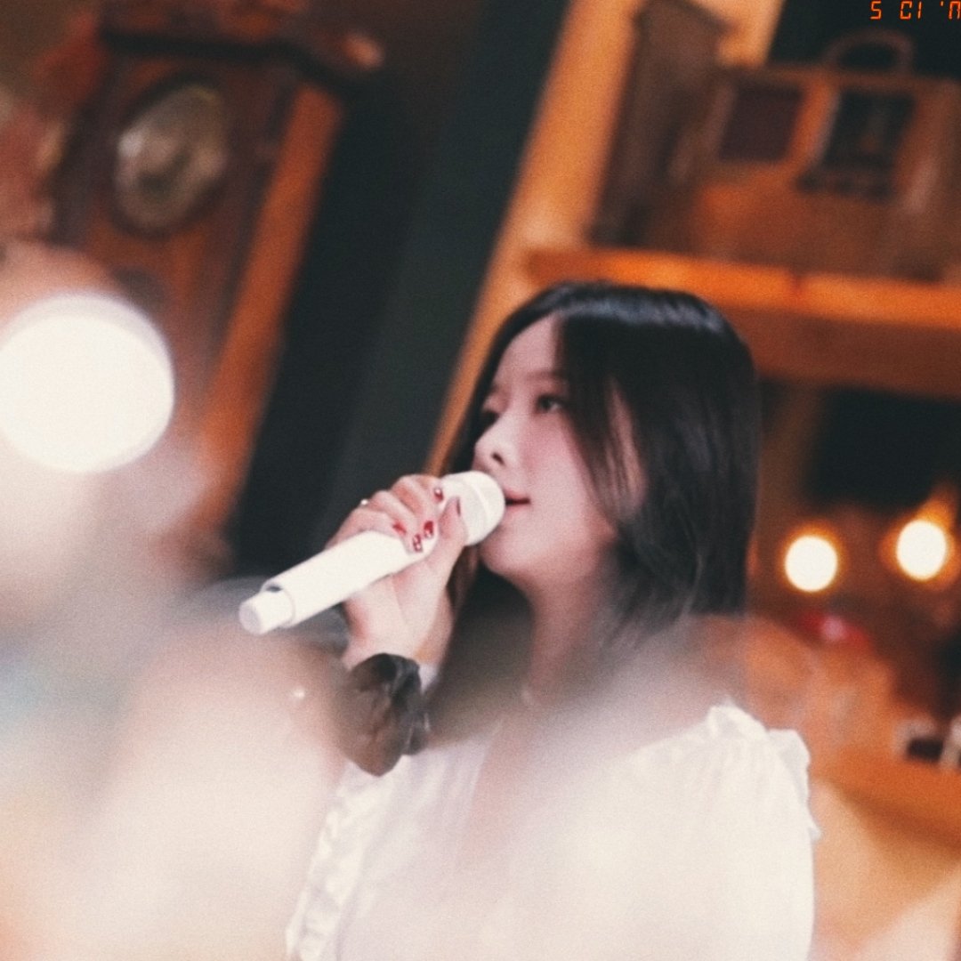 5CIN_____'s tweet photo. Vocal queen 😍
#EXID #솔지 #Solji #허솔지 https://t.co/SrD1QgMNnP