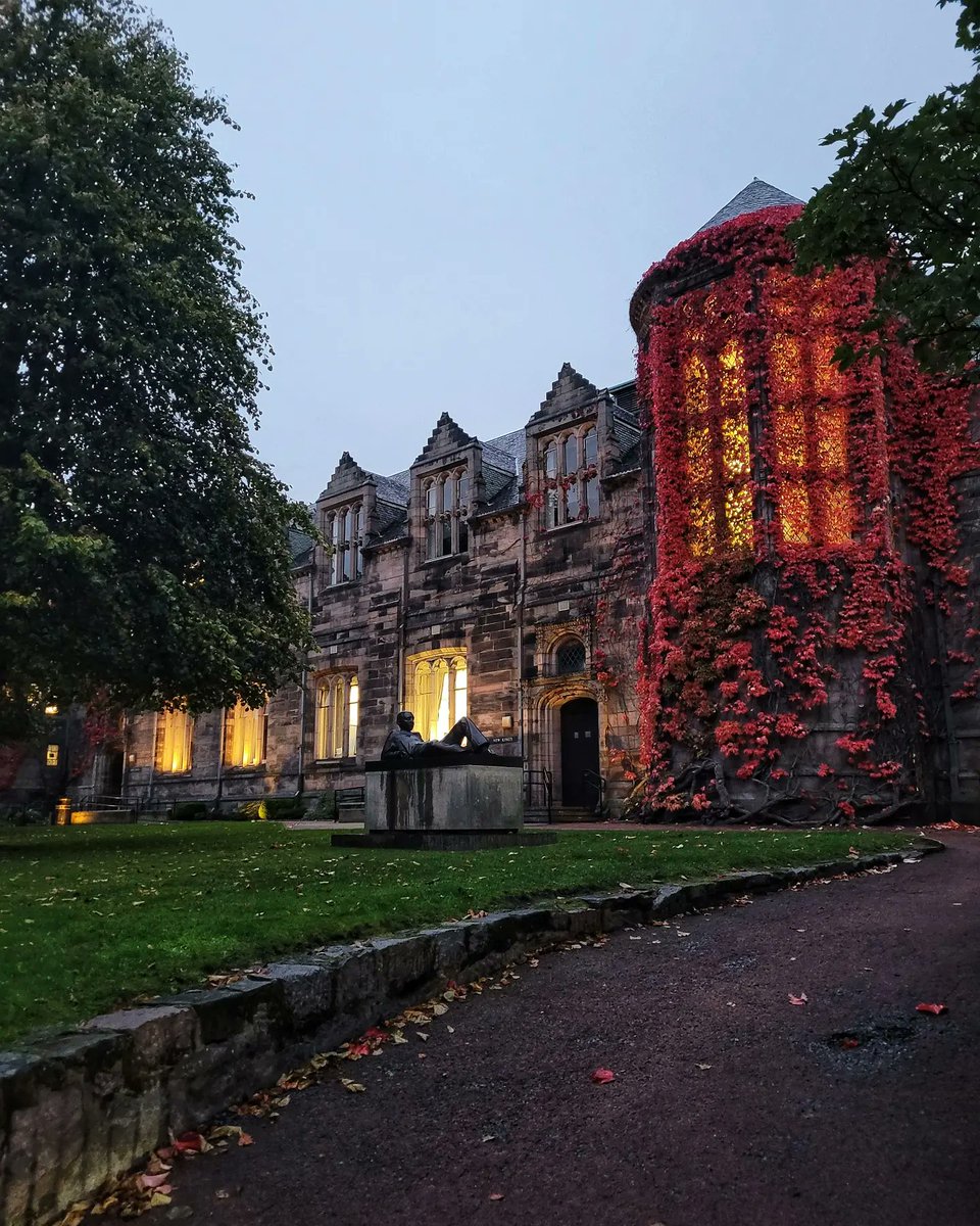 Even in the rain the @aberdeenuni still looks incredible! 🍂🍁 #visitabdn #Aberdeen #VisitScotland #Scotland #ScotlandIsNow #GREATBritain