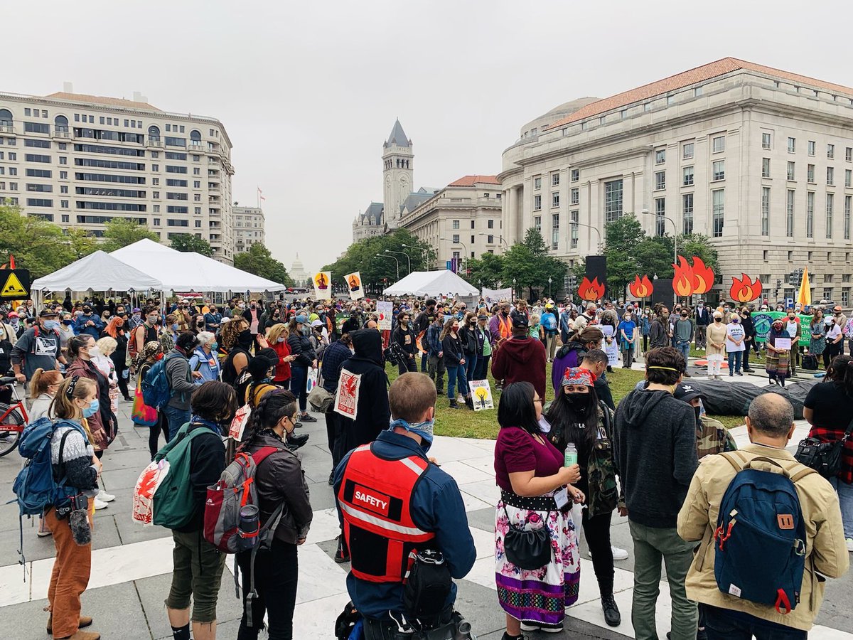 Web3Resist's tweet photo. NOW: Hundreds of Indigenous water protectors + allies are gathering in DC for DAY 2 of #PeopleVsFossilFuels. 

We are here to demand @JoeBiden to follow the science, respect Indigenous sovereignty and #StopLine3 https://t.co/Kw6CsckYqZ