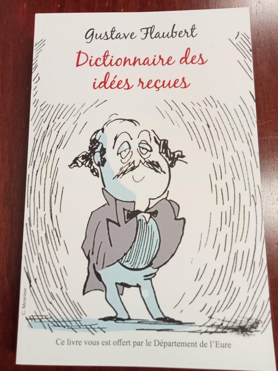 LeHamelet's tweet photo. @EureenNormandie offre un livre aux élèves des classes de 3ème regroupant "Le dictionnaire des idées reçues" et "Trois contes" de Gustave Flaubert. 🤩
M Jubert, conseiller départemental, les a distribués aux élèves, tout en leur a rappelant l'importance de la #lecture https://t.co/UXbzIPE4WC
