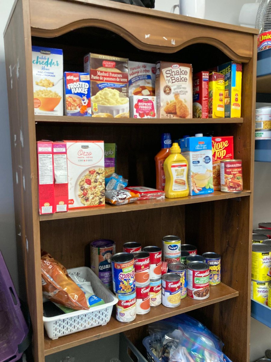 ChalmersCentre's tweet photo. Thank you to the 26th Brownie Troupe for over NINETY pounds of food donated this week. #youthpower https://t.co/pTdsjrW06Y