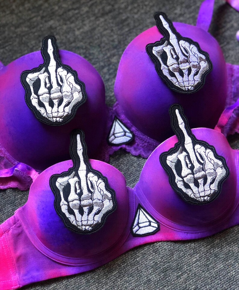 profitacc123's tweet photo. Halloween Rave Bra ➡️➡️ https://t.co/vPTbwb2PC2

I create unique handmade party costume bras (tops) and Minnie and Mickey Mouse ears. I also sell my own bikini designs.

#MinnieMouseEars #MickeyMouseEars #FestivalBra #PartyBra #RaveBra #HalloweenBra #DisneyEars #MermaidBra https://t.co/6p4zxzyNbv