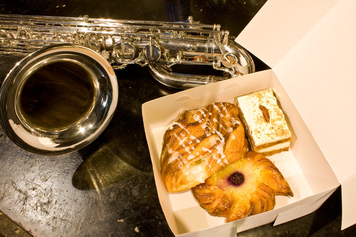 Shiny bari, shiny cakes! Client dropped in to pick up the horn and brought in this lovely lot of pastries from M's bakery in Bournemouth. I opted for the huge slice of carrot cake - and I have to say, it's the best I've ever had...by a very wide margin.