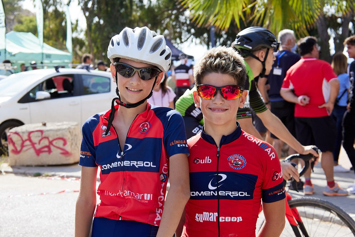 Comienza la temporada de #ciclocross en Villajoyosa, y hacemos nuestro debut como escuela con dos de nuestros corredores, que se han atrevido a probar esta nueva modalidad para nosotros. Circuito muy entretenido y con alguna parte muy técnica. Seguimos aprendiendo.