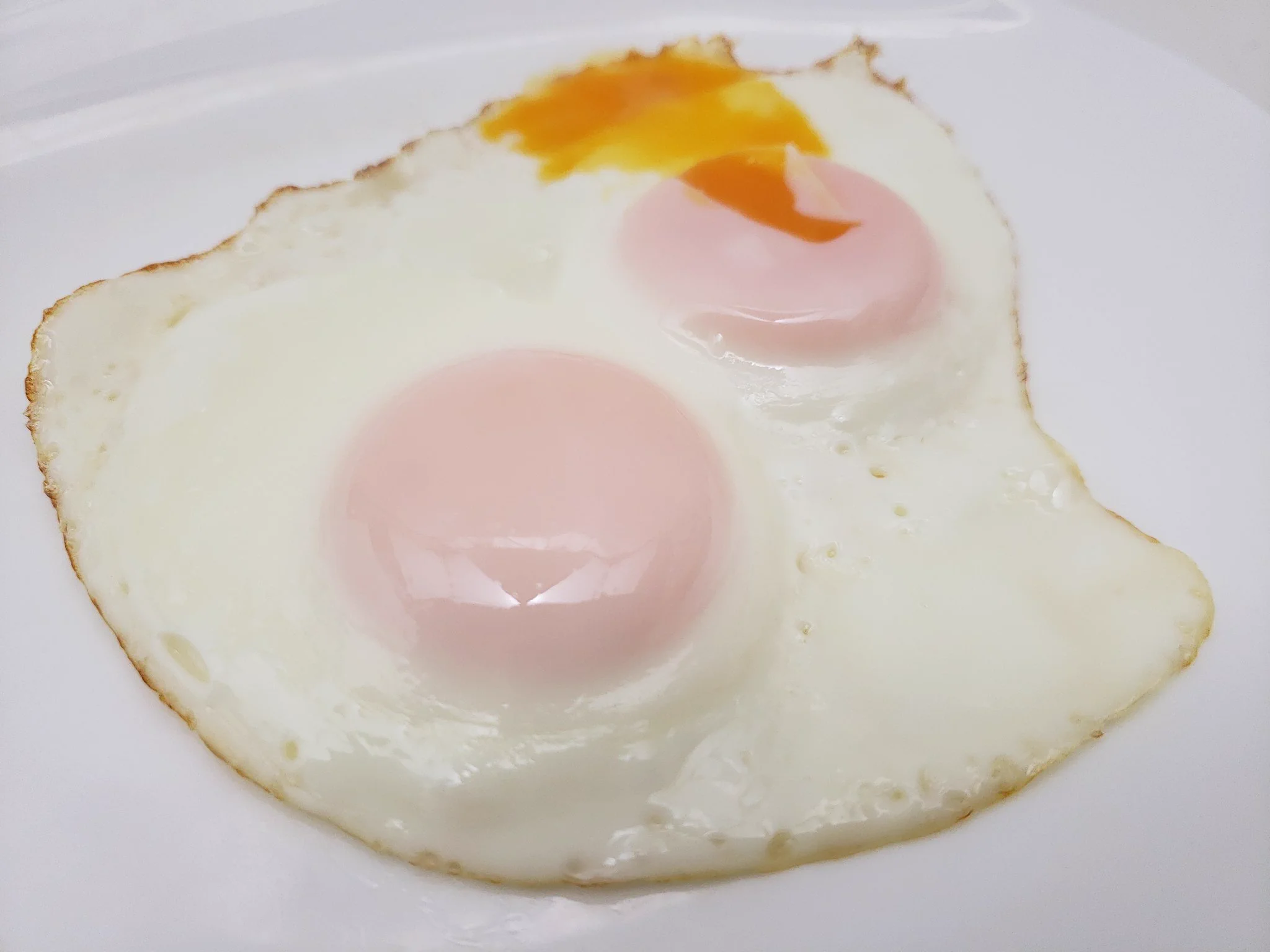 @HG7654321 一回目固め、二回目半熟未満😢ですが、カリカリっとして本物の目玉焼き食感最高です🍳タイミング研究します_(._.)_ 