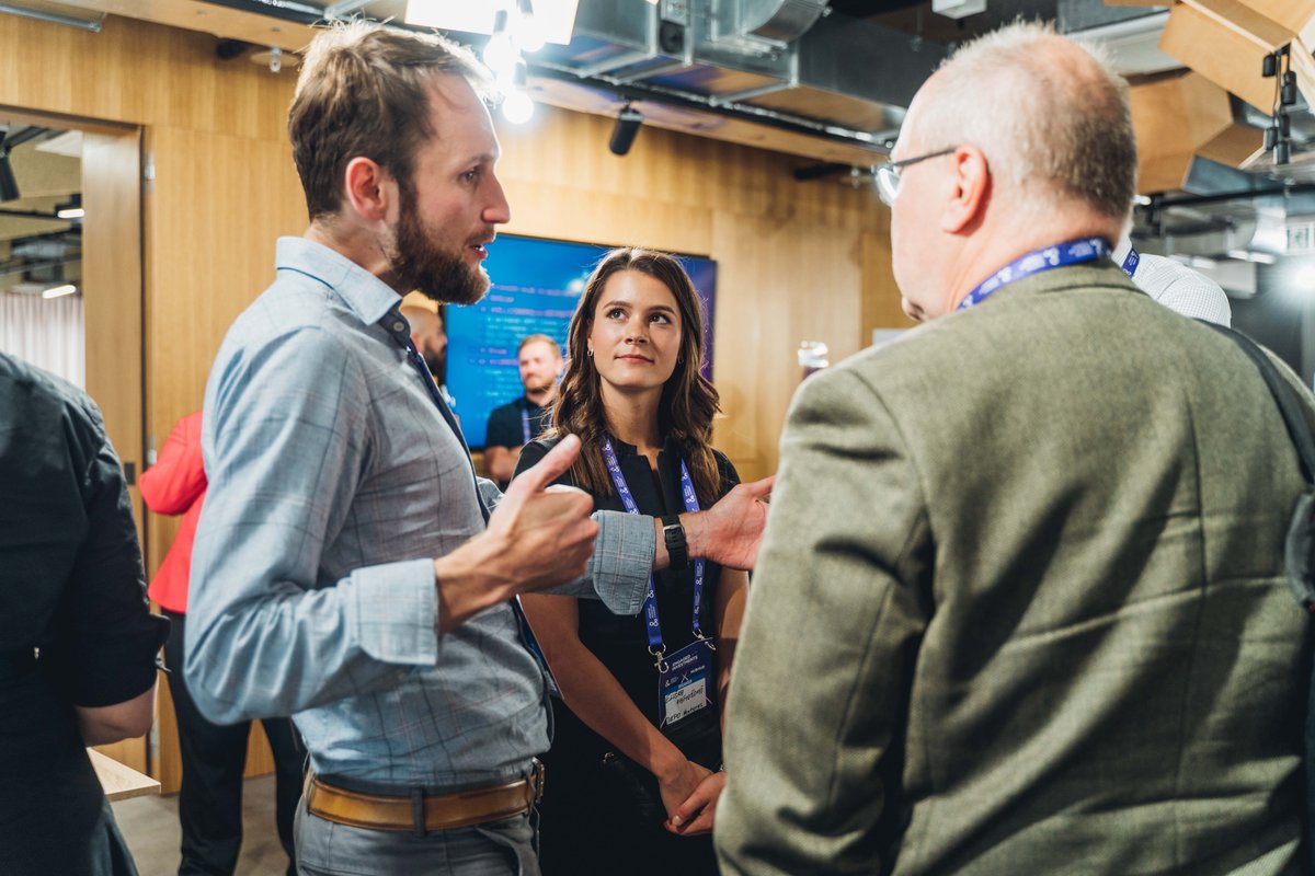disraptors_com's tweet photo. 1st round of this years' @SWC2021  – the V4 finals. 🇨🇿🇵🇱 🇭🇺🇸🇰
We networked, some judged, others competed, and workshopped... we all had fun! 
Startups @tatum_io and @readmioapp  had won &amp; continued to the European finals #swcsummit that followed the next day. https://t.co/ZJxlRBbYH1