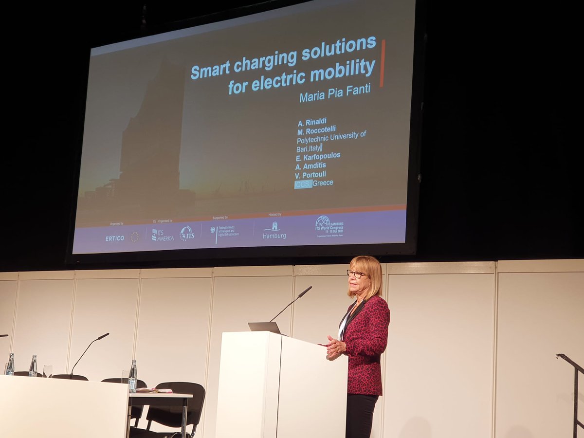 Charge4E's tweet photo. Maria Pia Fanti from #ec4d partner @PolibaOfficial discussing @Charge4E and smart charging solutions for electric mobility - impressive turnout at the #ITSHamburg2021 session on 'C-ITS services as a game-changer' 

#ITS #smartmobility #ev #usercentric #chargingsolutions https://t.co/hnbBjPUfE3