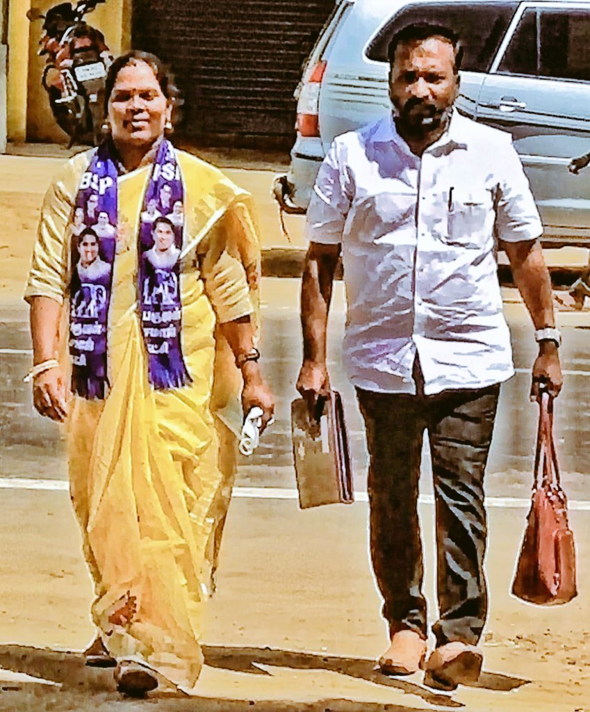 BSPTamilnadu's tweet photo. ஊரக உள்ளாட்சி  தேர்தலில் KV குப்பம் ஊராட்சி மன்ற தலைவராக வெற்றி பெற்ற சகோதரி புஷ்பலதா சரவணன் அவர்களுக்கு வாழ்த்துக்கள்.

தேர்தலில் பணியாற்றிய அனைத்து பகுஜன் சமாஜ் கட்சி பொறுப்பாளர்களும் வாழ்த்துக்கள். @BspArmstrong @AnandAkash_BSP @MPRSBSP @Mayawati https://t.co/DW4rDMjuI3
