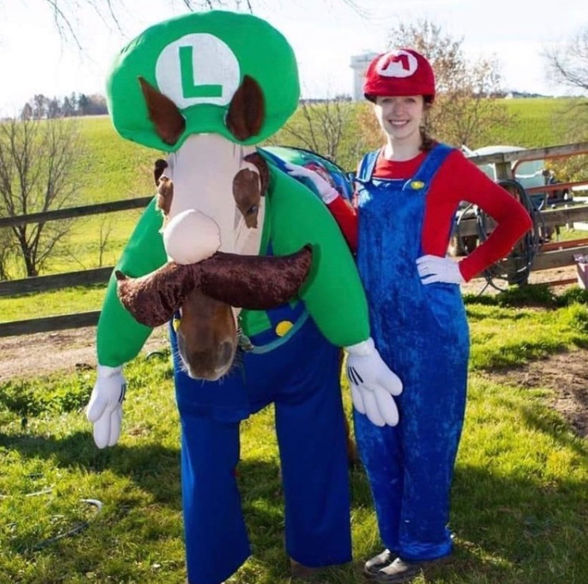 Smootchee1's tweet photo. Me and my girls Halloween costumes 😍😍 https://t.co/YN87ecjvTE
