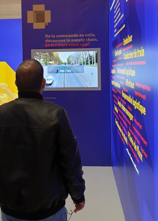 "Les 🔑 pour réussir", une semaine d'actions au profit des bénéficiaires du RSA, aujourd'hui au Logistic tour pour 6 personnes qui seront recrutées en logistique #onestlapourvous #inclusif @poleemploi_HDF <a href="/pasdecalais62/">pasdecalais62</a> <a href="/JlucDerambure/">Jean Luc DERAMBURE</a>