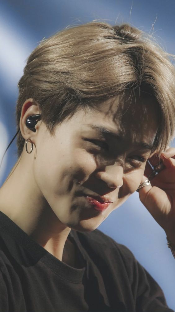 ellasari09's tweet photo. Happy Birthday pria tersoft yang aku kenal. Tetap jadi jimin yang kita kenal ya 😘
#JIMINDAY https://t.co/sSVb4eWEfa