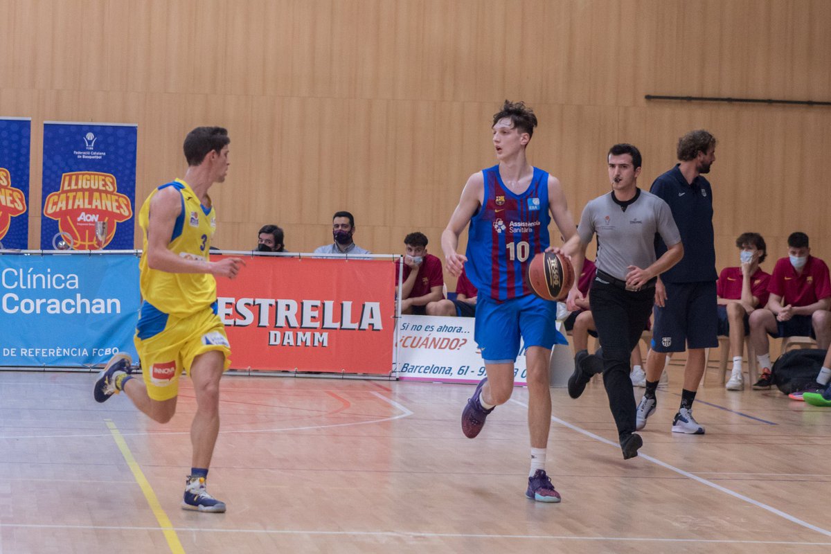 BasquetPro's tweet image. Agustín Ubal (Base/2.00m/03) se consagró campeón y MVP de la Liga Catalana con el equipo filial de @FCBbasket.
En la final ante CB Salou anotó 21pts en 20 minutos, incluyendo 3/4 en triples, 5/7 en dobles y 2/2 en libres.

¡Felicitaciones @agus_ubal!