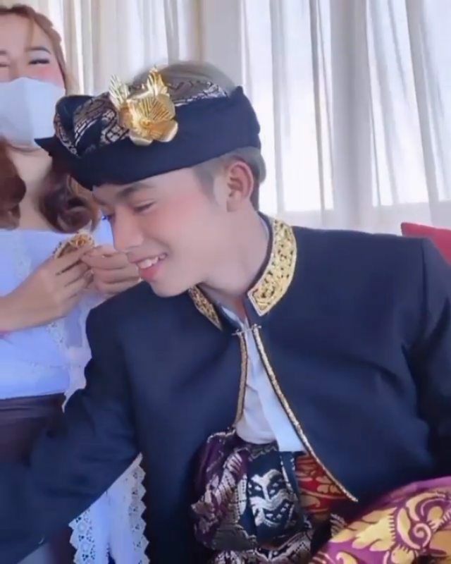 Udah lama bgt gk ngebucinin ni anak. Berasa udh ketinggalan byk tentang dia. Sabar ya nyo, aku beresin semua ini dulu. Nanti balik kok