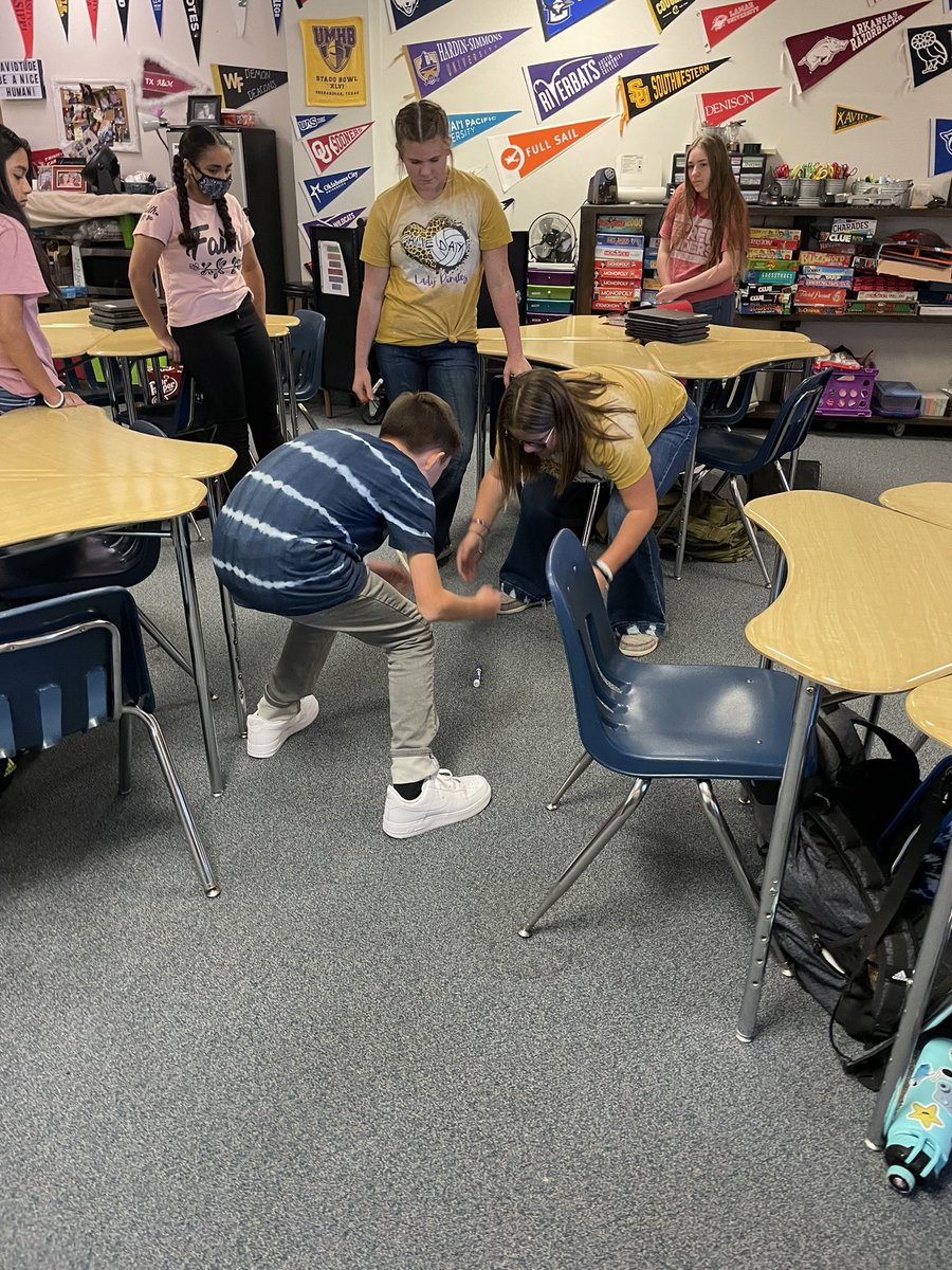 GHS_Ditto's tweet photo. Socratic Seminars are happening!! “Should teenagers be able to trick or treat? Guidelines? What age is too old? @AMSpirates @ActonMS_IS #ACTONAVID #GISDGr8ness https://t.co/ioG6Kb8EDA