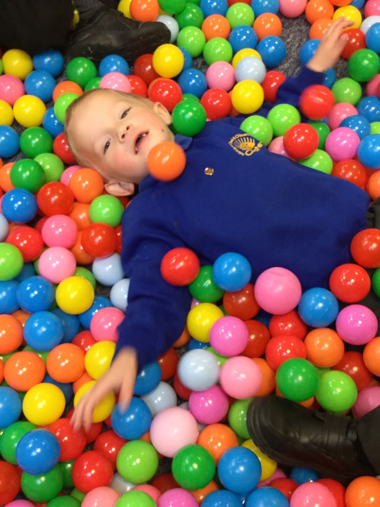 Caister_Infant's tweet photo. Today our Nursery pupils are enjoying playing in their newly stocked ball pit thanks to @Tesco Great Yarmouth Community! https://t.co/SPsUU9Zg87