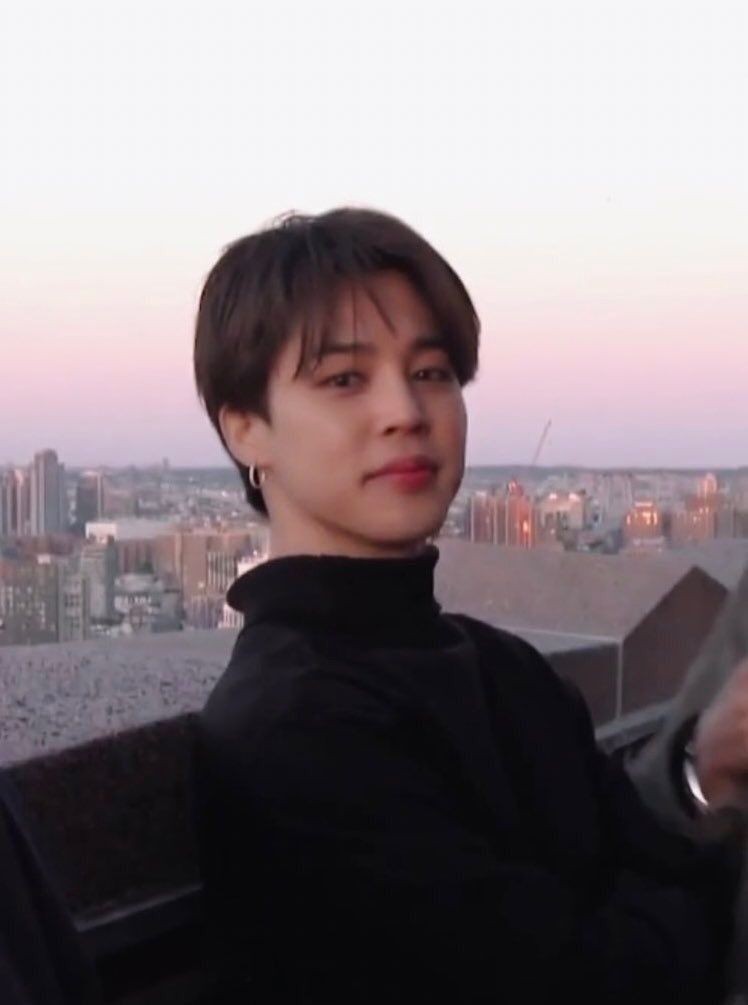 Jimin bebeğimin doğum gününü kutlayıp gidicem 🐥