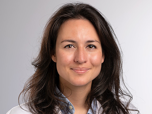 Congratulations to Dr Stéphanie Berset who was awarded by the faculty of medicine for the research work she performed under supervision of Pr René Prêtre on aortic coarctation! <a href="/CHUVLausanne/">CHUV / Centre hospitalier universitaire vaudois</a> #UNIL #FBML #Cardiology #surgery  #Research #WomenInMedicine 

unil.ch/fbm/fr/home/me…