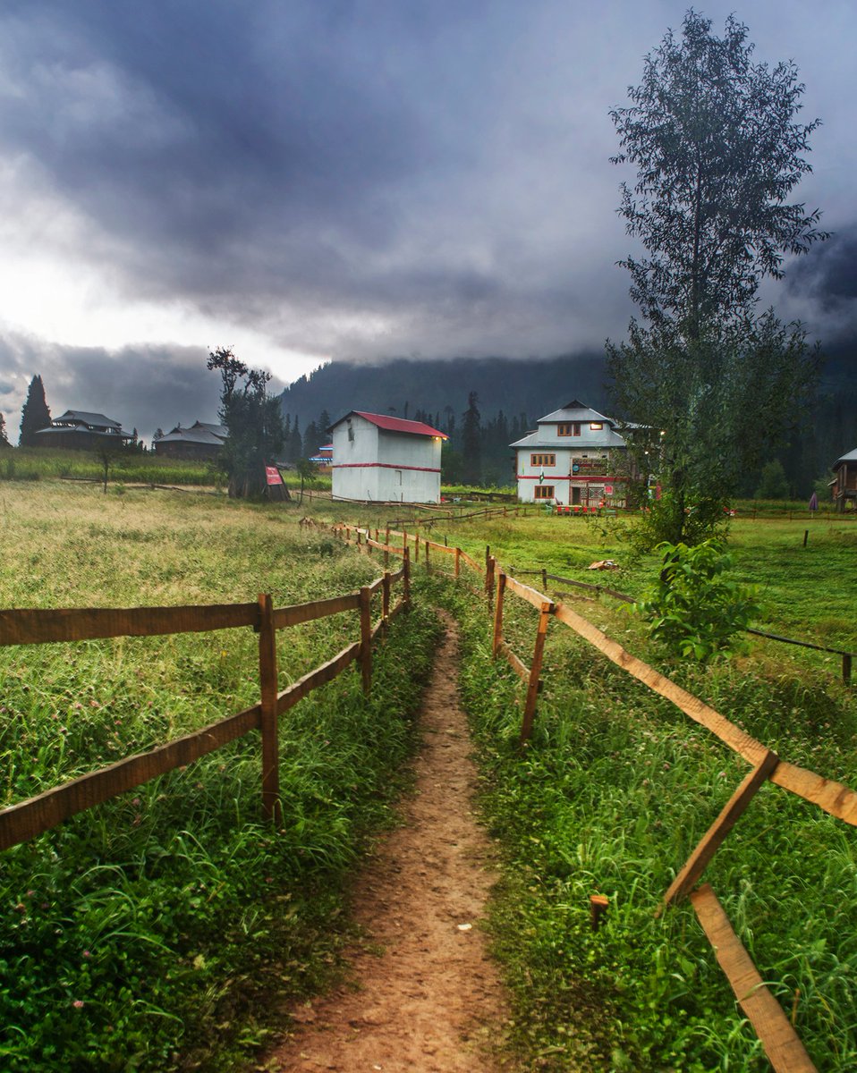 ali_awais's tweet photo. Arangkel, Neelum Valley, Azad Kashmir

#Pakistan #Kashmir @ImranKhanPTI https://t.co/H7kEi0uedv