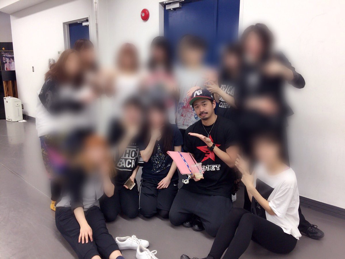 ta_ku_ya_da's tweet photo. 自分の写真が必要って事でTwitter遡ったら懐かしいのがありました。
顔を出したらまずい方もいる気がするのでぼかしますが4年？前？ですって。
若いなぁ。でも太ってる気がする。
それぞれ活躍している方々、これからも沢山活躍してください！ https://t.co/TVyHjM0feQ
