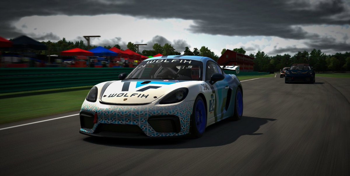 Pues eso que vengo a debutar en la LVE de la <a href="/DriversparadeCb/">Drivers Parade Club</a> con los colores de <a href="/WolfixSimracing/">Wolfix Racing eSports</a> y resulta que acabo P6 habiendo salido P15... super contento con el resultado pese a estar acostumbrado a girar solo a la izquierda 😊💪