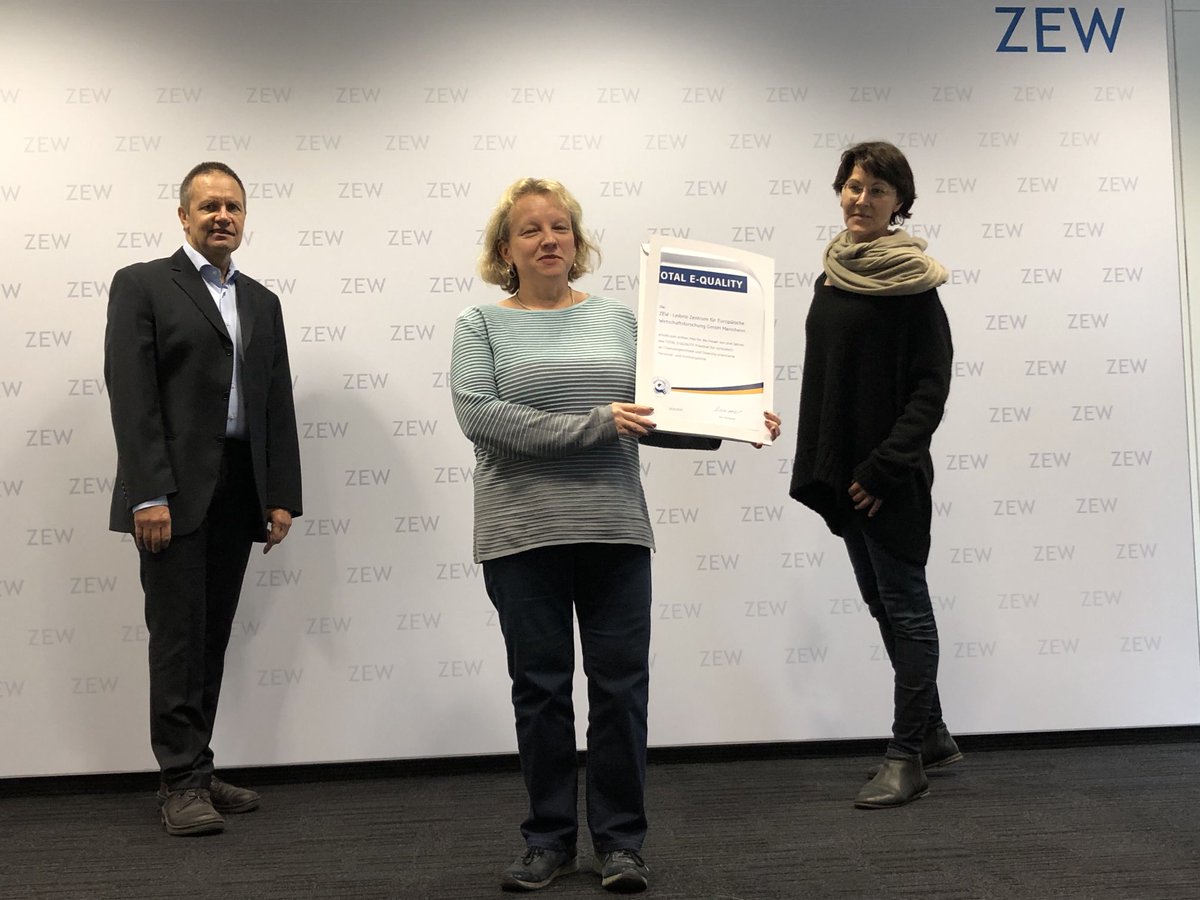 Thomas Kohl (@tkogermany) on Twitter photo <a href="/ZEW/">ZEW</a> erhält zum dritten Mal das <a href="/TEQ_eV/">TOTAL E-QUALITY</a> Prädikat für die Jahre 2021 bis 2023. !Wir freuen uns sehr. <a href="/petersbettina2/">Bettina Peters</a> <a href="/LeibnizWGL/">Leibniz-Gemeinschaft</a> #Chancengleichheit #Diversity <a href="/ZEW/">ZEW</a> erhält zum dritten Mal das <a href="/TEQ_eV/">TOTAL E-QUALITY</a> Prädikat für die Jahre 2021 bis 2023. !Wir freuen uns sehr. <a href="/petersbettina2/">Bettina Peters</a> <a href="/LeibnizWGL/">Leibniz-Gemeinschaft</a> #Chancengleichheit #Diversity