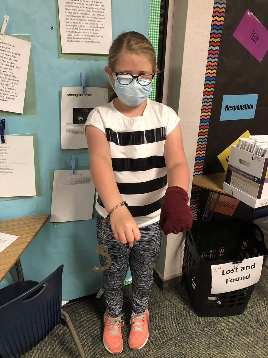 callahanclass's tweet photo. It was raining idioms in 3rd grade today!
@WoodbrookCCS @WoodbrookPTO1 @myccs https://t.co/tvjOgpljEc