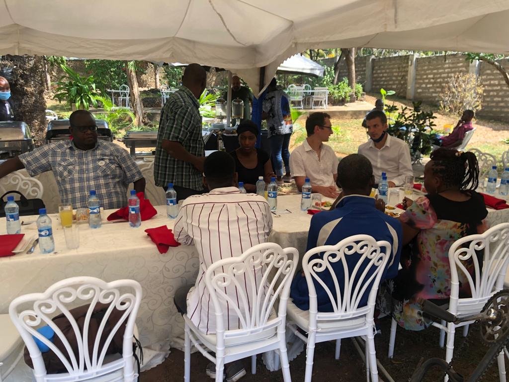 socialbiz_ke's tweet photo. Meeting SESOK Members in Coastal Counties of Kilifi, Kwale and Mombasa. Currently at Alliance Francaise, Nyali, Mombasa. #ARESSOK #FSPI #SESOK #SSE #SocEntKenya #SocEntDay #WhoKnew @FranceinKenya @Ceo_SocEnt_KE @TangazaCollege @CressMayotte https://t.co/1pfXnwW3O5