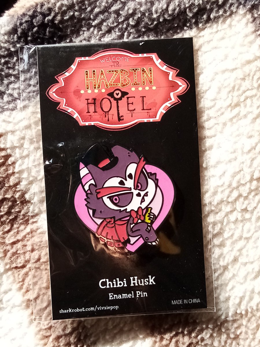 LittleAiArts's tweet image. Really happy my Chibi Husk pin came in the mail. #hazbinhotel #robotshark #husk #pins