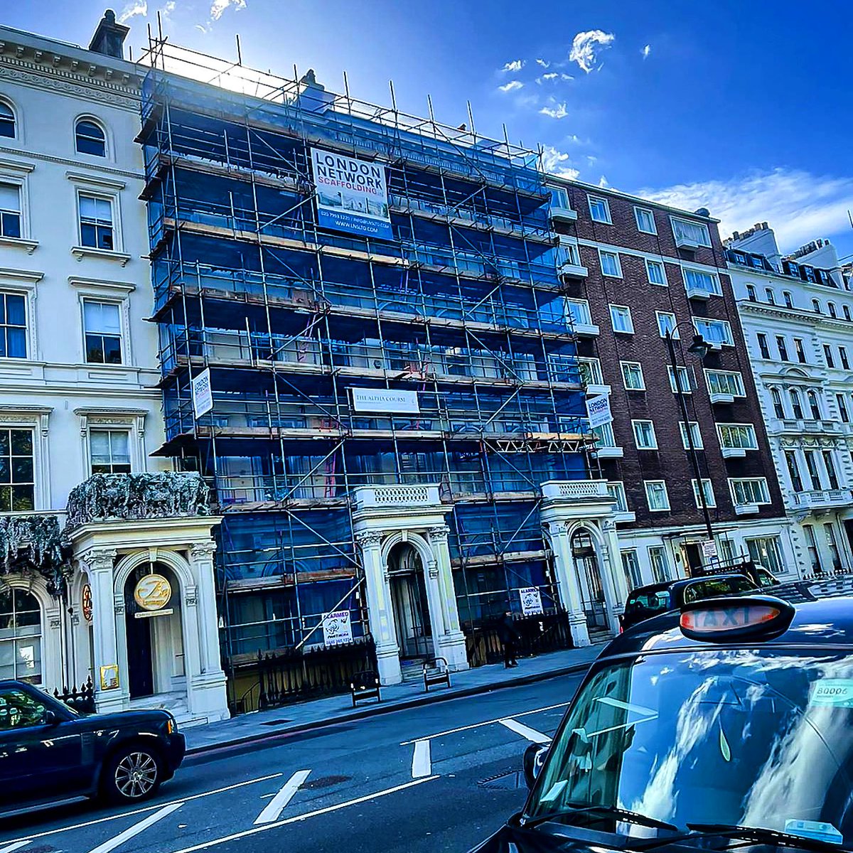👷🏻👷🏾‍♀️ Scaffolding constructed for @HTBChurch to assist in their refresh. #htbchurch #scaffolding #htbchurchlondon