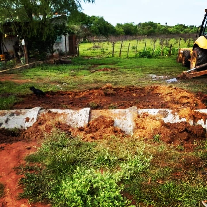 ¡Trabajos de colocación de tubos!

📌 Calle corta y Boulevard Río Pirapo - B° Estación.

Adm. Ale Aguilera
<a href="/aleaguileraeliz/">Ale Aguilera</a>