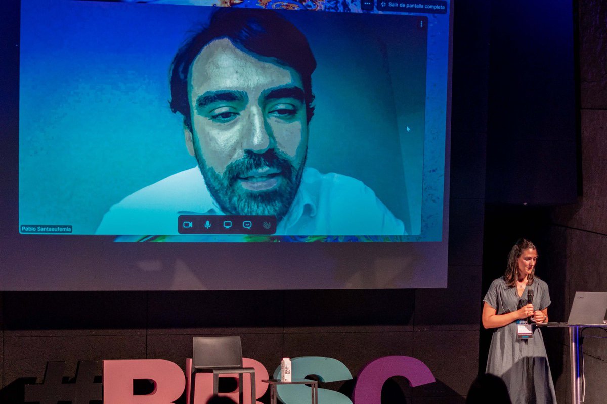 startupcampuss's tweet photo. “Creo que en el futuro todos los proyectos serán sociales; tendrán como objetivo solucionar problemas y, por lo tanto, mejorar la sociedad.” – Pablo Santaeufemia, cofounder y CEO de @Bridge4Billions en #BBSC20

Muy pronto anunciaremos los speakers para #BBSC21🌱 Get ready! 🙌🏻 https://t.co/U1gvDmNU82