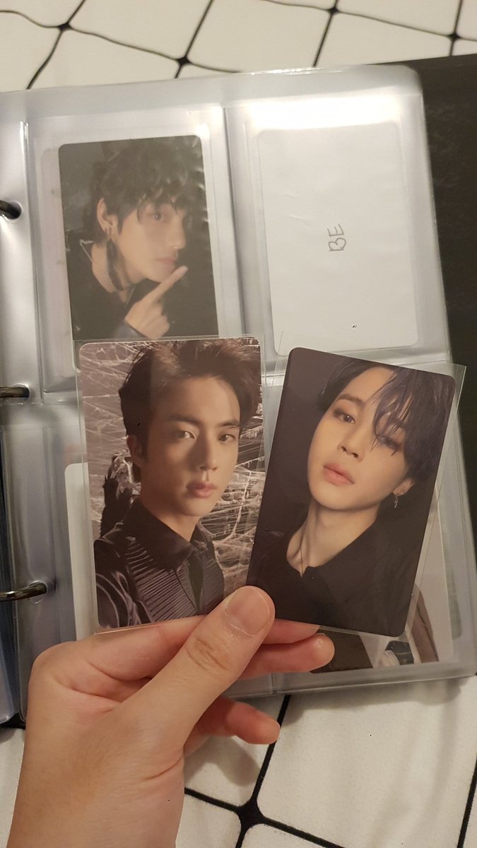 prkjmneuphoria's tweet photo. Surprise arrival today 😍 3 down, 5 more to go (slow collector now so who knows when - or if - I complete the Black Swan agenda) Also, hello "Jimin neck pc" 🥴
Thank you, @kimkooGOs! 보라해 💜 #KimKooFeedbacks https://t.co/IW0RKECYWO