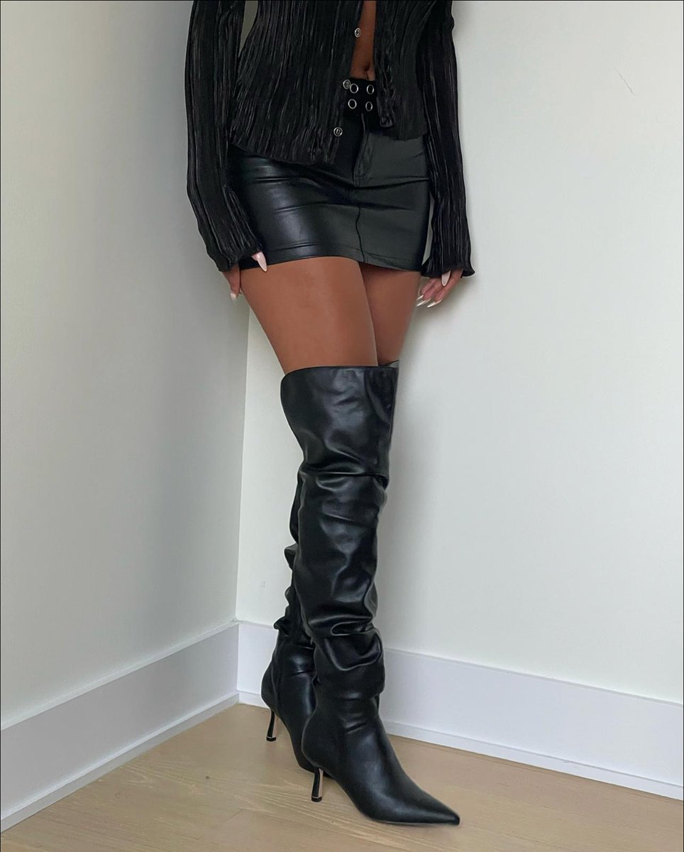 ShoeDazzle's tweet photo. TREND ALERT: Thigh High Boots and Skirts! #StyledinSD
PC @sandrashehab
Shop the Meya Stiletto Boot --> https://t.co/i5uZDP8eZd https://t.co/BJns7rO4CZ