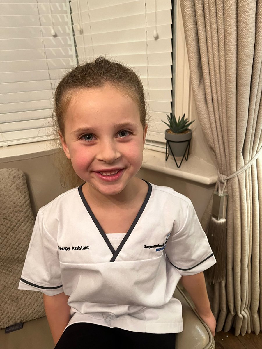 LUHFTAHPs's tweet photo. #AHPSupportWorkers R a massive part of R #AHPTeam @LivHospitals , we couldnt deliver the care that we do without them alongside our #AHPs! ๐. Here's our very own #MiniAHP #TherapyAssistant Willow, with mum Rachael, OT & Clinical lead for First Response Team. #Inspire @WeAHPs https://t.co/hclJ74ZU53