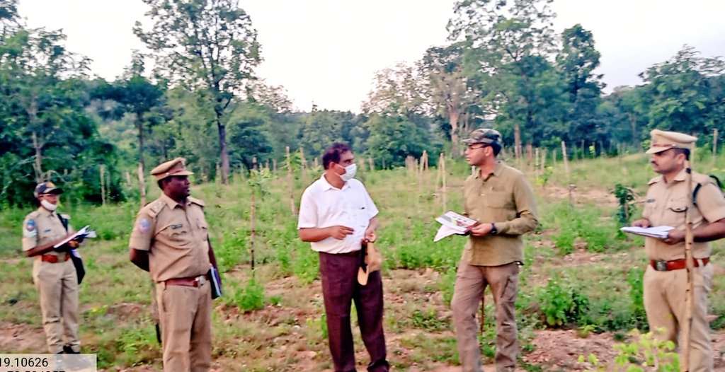 fdo_nirmal's tweet photo. The best part of the job is field visits - away from the hustle-bustle of the town and deep into the forest where natural streams and forest regeneration is there. Respected FDPT sir guided and taught watershed concept on the go. #beingifs #FOREST #upsc https://t.co/1k23jyxbDZ