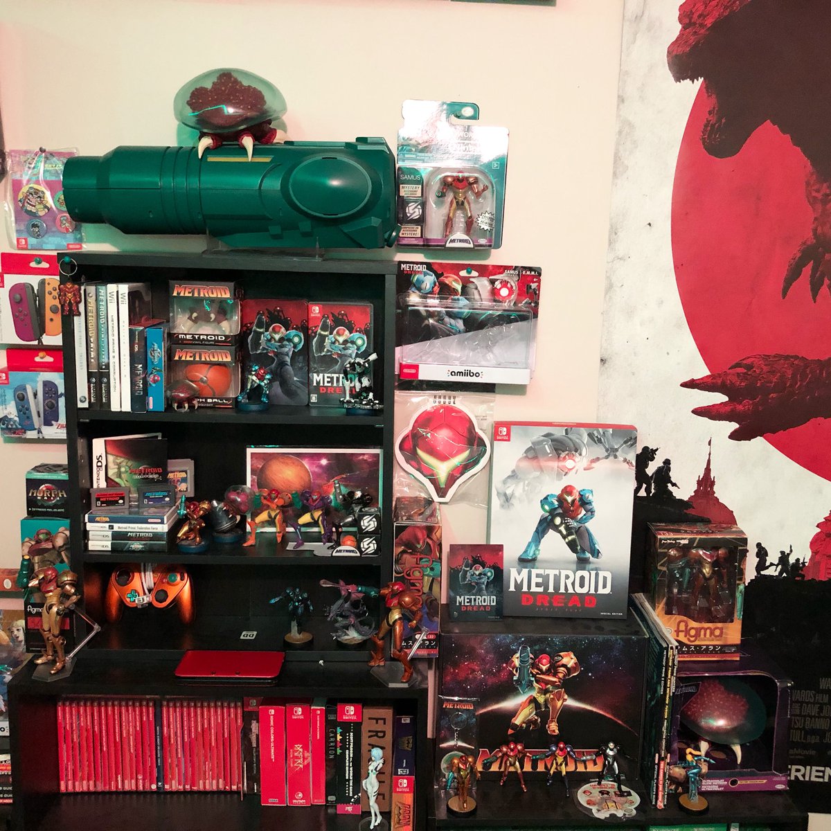 ShinRobjira's tweet photo. The #MetroidCollection grows with the addition of the #MetroidDread Special Edition and #Amiibos! https://t.co/YxuyyVoGqP