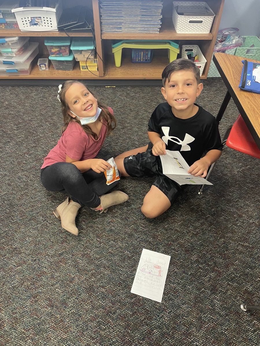 MrsMayerCPES's tweet photo. OFISHally authors! These kiddos have worked so hard on all types of writing. I’m so proud of the work they’re sharing 😍 #MrsMayersCrew @TISDCPES https://t.co/Qs7NZIRY3E