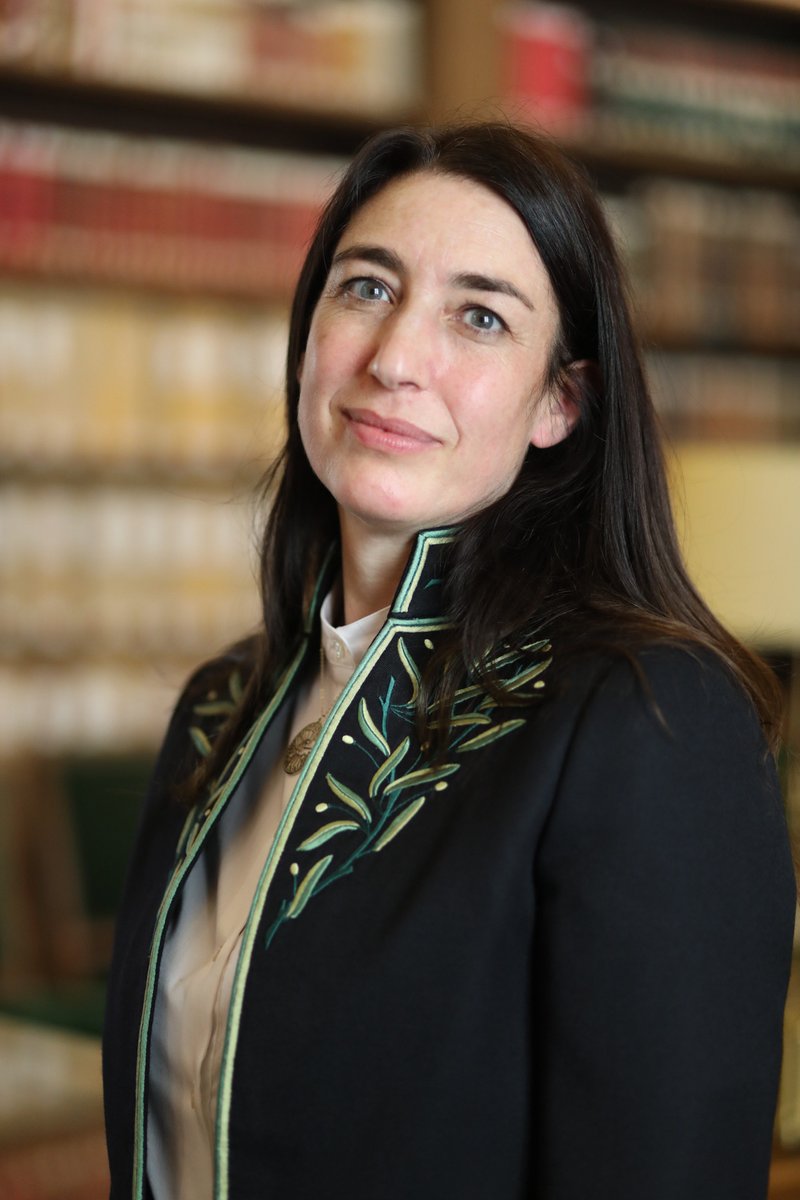AcadSciences's tweet photo. 🌿À suivre en direct, la cérémonie en l'honneur de nos nouveaux membres : "Les champignons comme modèles pour étudier l’évolution", 
par Tatiana GIRAUD, @CNRS @laboratoire_ese, prof @cdf1530 &amp; @Polytechnique, élue dans la section #biologie intégrative
➡️https://t.co/G9OXPBsHH0 https://t.co/kdgSbR4QXr