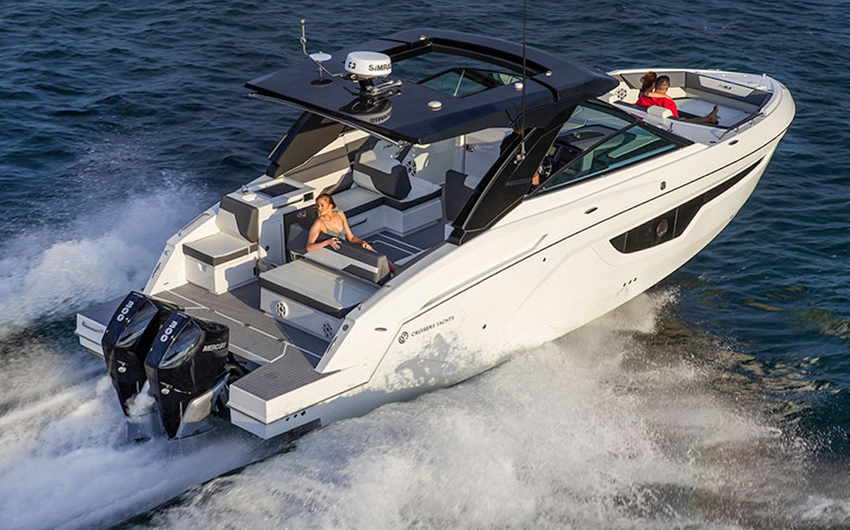 This new 34fter from one of America’s favourite boating brands is all about family fun.

If ever there was a nautical version of Dr. Who’s space-defying Tardis, it could well be the latest from Wisconsin-based Cruisers Yachts, the 34 GLS.

1yacht.com/countdown-to-f…
