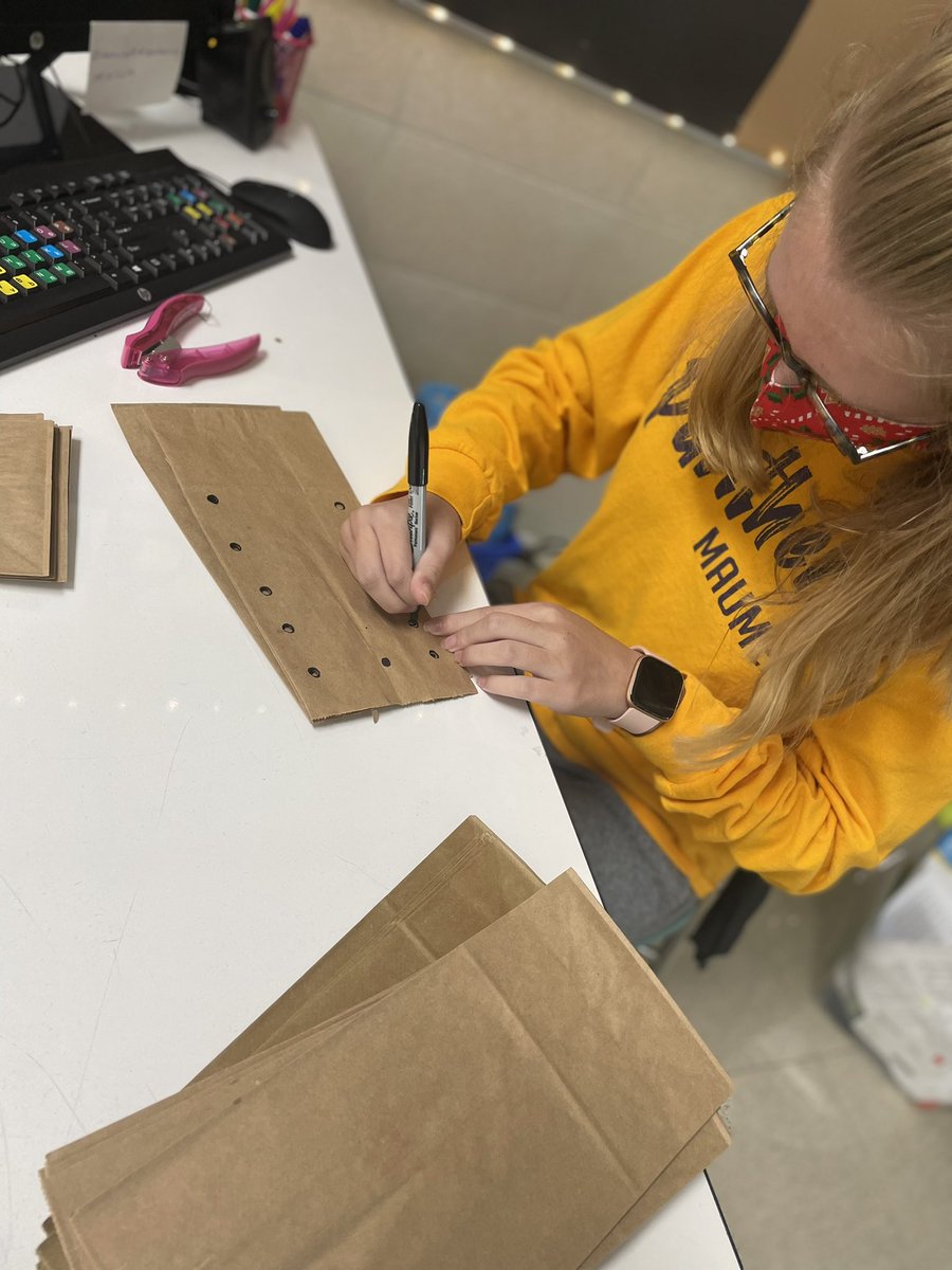 #SuperPanthers working SUPER hard today! Vocational class is our fav class! 💛💜 #WeAreMaumee #JobSkills #workinprogress #wegotthis💪🏻💪🏿💪🏽 <a href="/MHS_SP_Inc/">Super Panthers Inc.</a> @TriciaSamuelMCS <a href="/ToddCramerMCS/">Dr. Todd Cramer</a> <a href="/MaumeePanthers/">Maumee Panthers</a> <a href="/MaumeeHS/">Maumee High School</a>