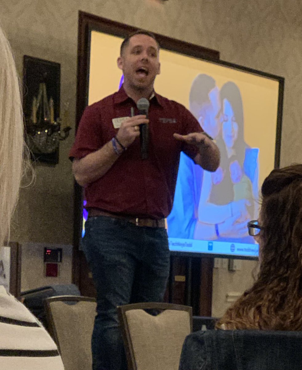 Learning from one of my favs! <a href="/TechNinjaTodd/">Todd Nesloney</a> #WeLeadTX