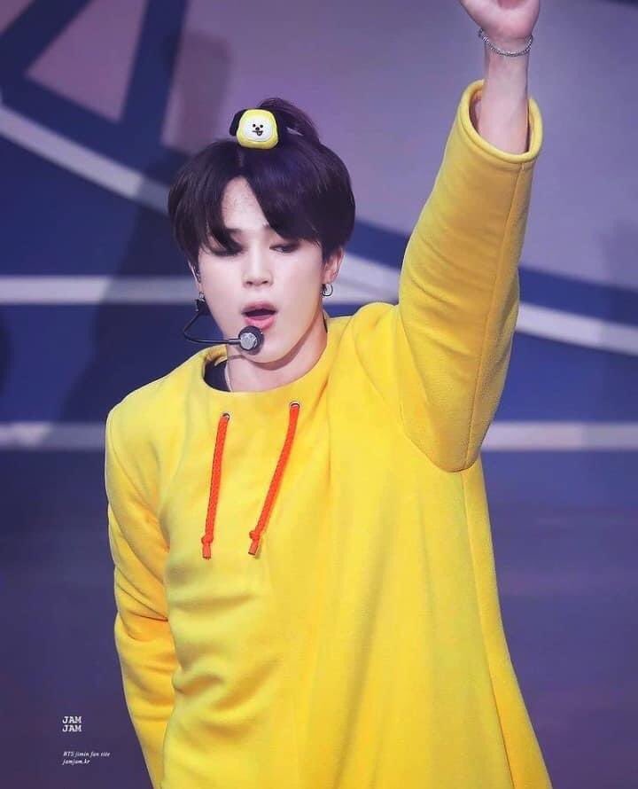Xun24124880's tweet photo. Chúc mừng sinh nhật chàng trai của em❤️. Hi vọng anh sẽ có thật nhiều sức khoẻ, hạnh phúc và luôn luôn vui vẻ. Love you so ❤️ @BTS_twt 
#JIMINDAY 
#아미_만나러_헐레벌떡_태어난_지민
#13일의기적_지민 #HappyJiminDay 
#MagicalVoiceJimin
#OurShiningStarJimin https://t.co/YQeQctwkXX