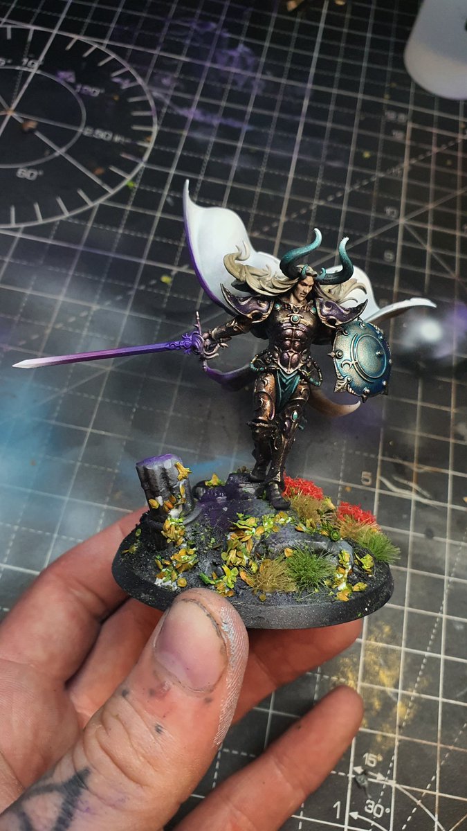 RichyHerefords1's tweet photo. Loved using siggy over the weekend , he is definitely all or nothing in game though 😂 such a fun model to paint !
#hedonites #slanesh #sigvald #aos #ageofsigmar https://t.co/RDXm0MjWqm