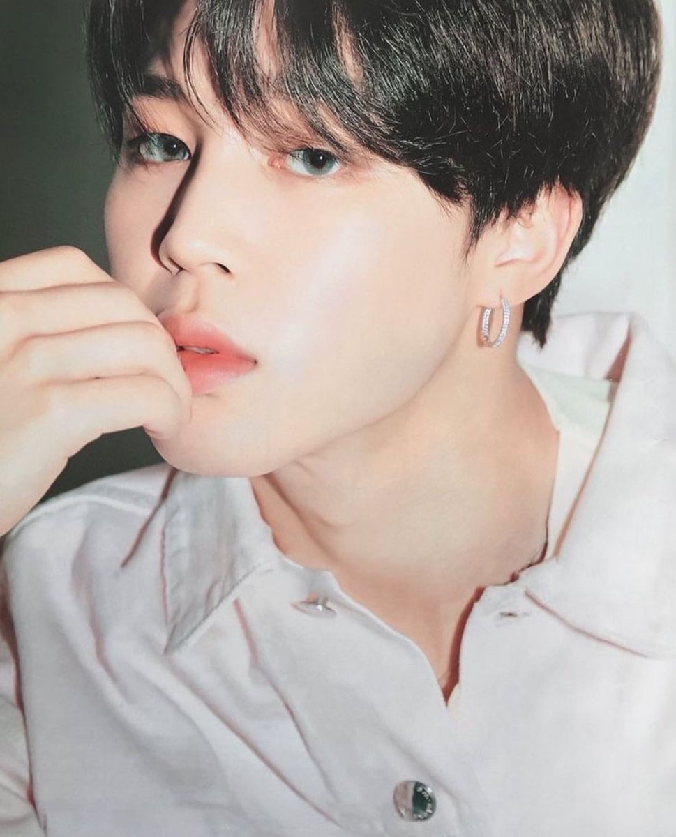 Jiminin flörtez bakışları a thread