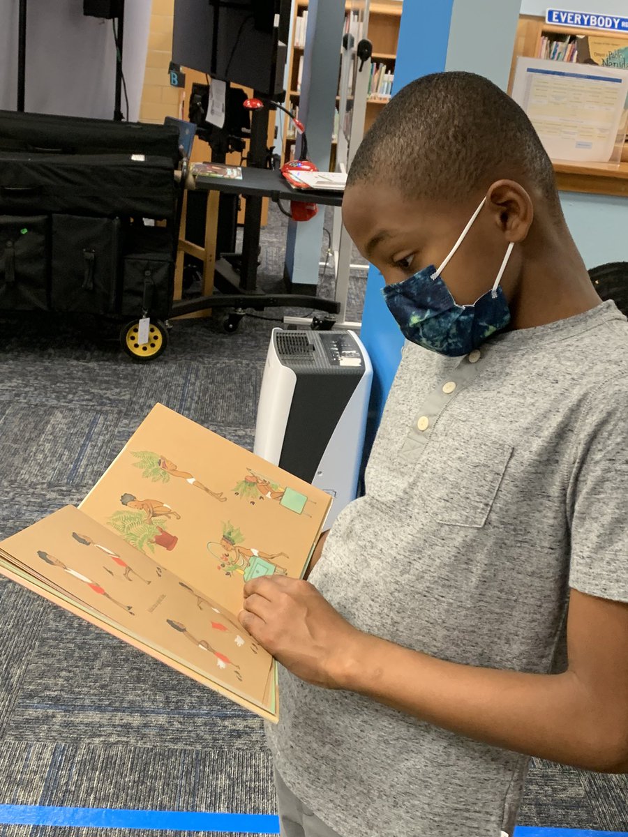 BeckerElemLib's tweet photo. 👀📚😍 Sometimes you just can’t resist picking up a book while waiting your turn for picture day…especially when rain has us in the library! #gottaread #cantresist #aleer https://t.co/y8Zo3VCoyV